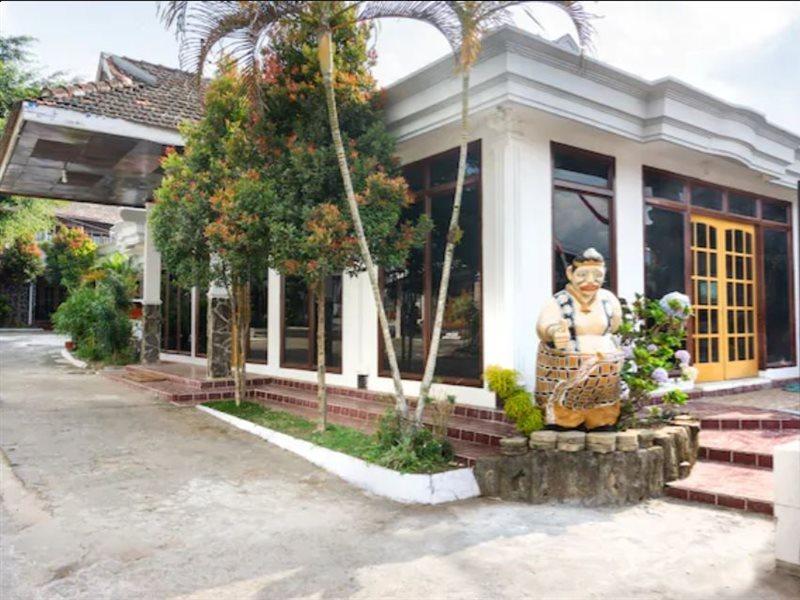 Hotel RedDoorz At Pujon Malang Batu  Zewnętrze zdjęcie