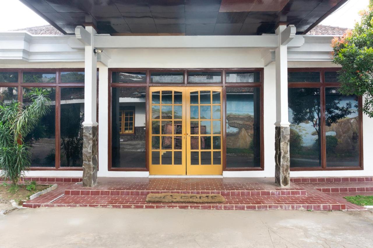 Hotel RedDoorz At Pujon Malang Batu  Zewnętrze zdjęcie