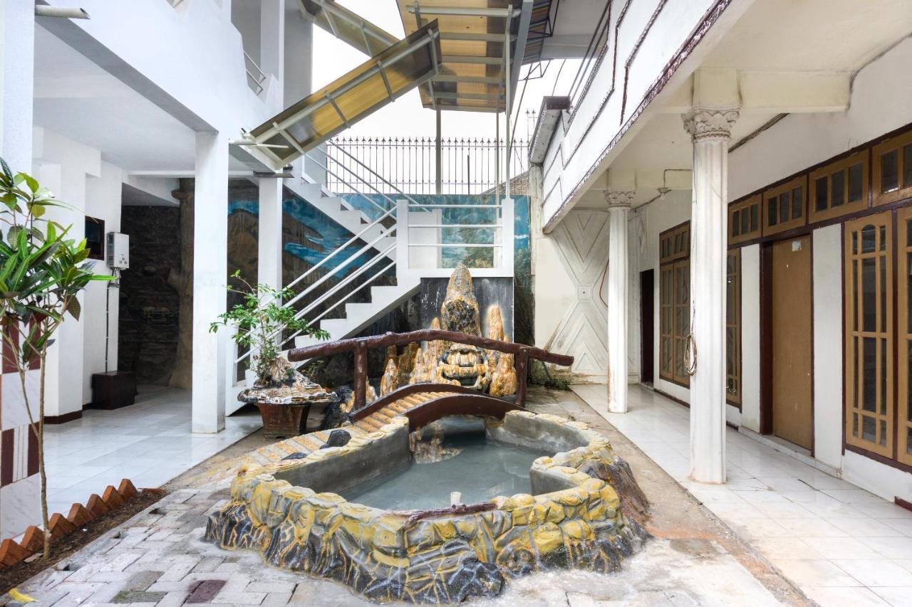 Hotel RedDoorz At Pujon Malang Batu  Zewnętrze zdjęcie
