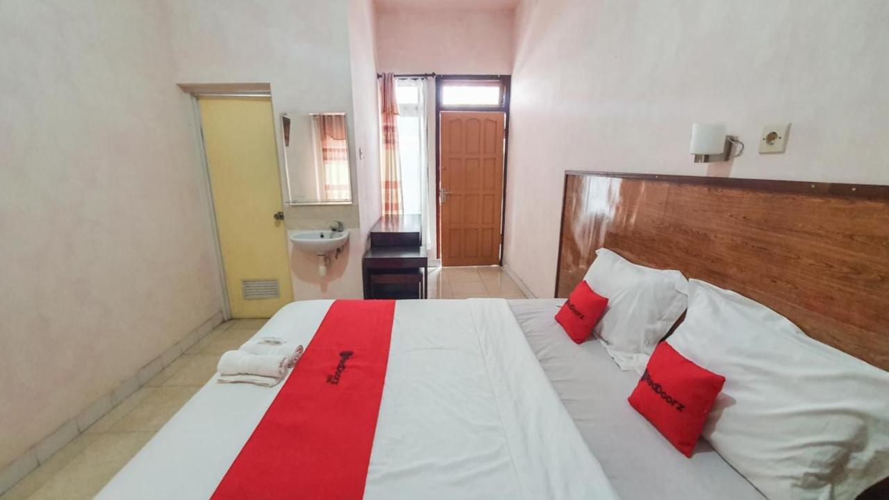 Hotel RedDoorz At Pujon Malang Batu  Zewnętrze zdjęcie